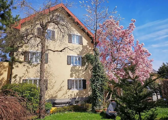 70qm 3-Zimmer Apartment am Tauernradweg in Hallein bei Salzburg, nahe Berchtesgaden, Roßfeld, Kehlsteinhaus, Obersalzberg, Watzmann, Schönau am Königsee, Bad Vigaun, Schloss Hellbrunn, Burg Hohen Salzburg, Burg Hohen Werfen # Beherbergungsbetrieb OC4 Foto